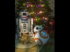 Under The Tree Present - Droids