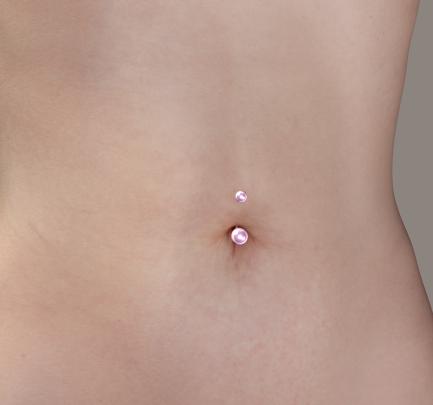 Belly Piercing vor V4